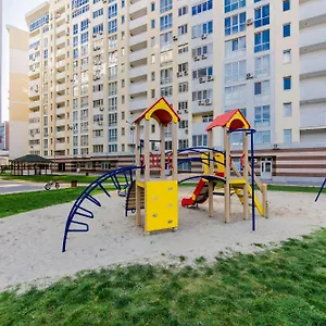 стильна в сучасному комплексі метро нивки Киев